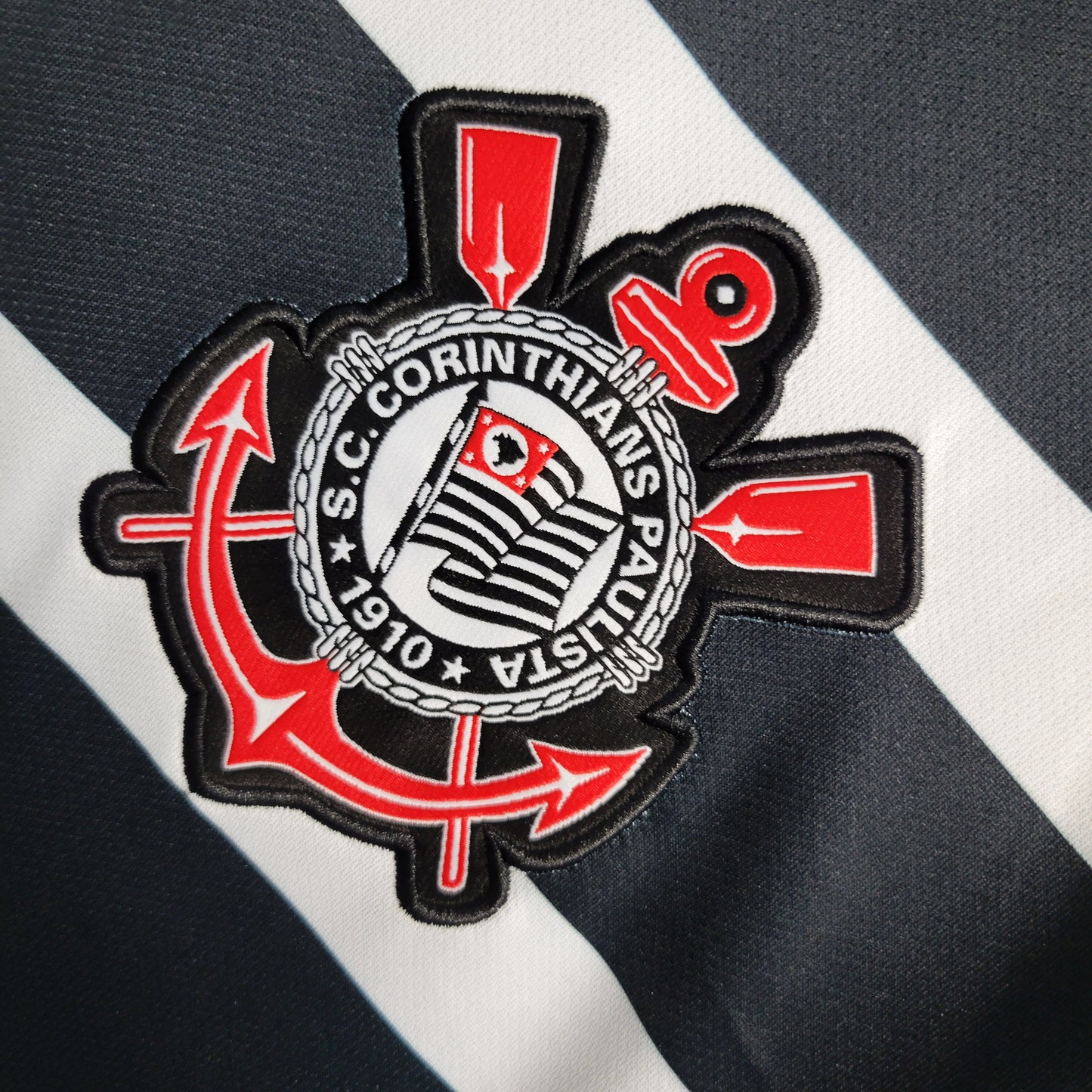 Camisa Corinthians Fora 14/15 - Retrô Preta e Branca