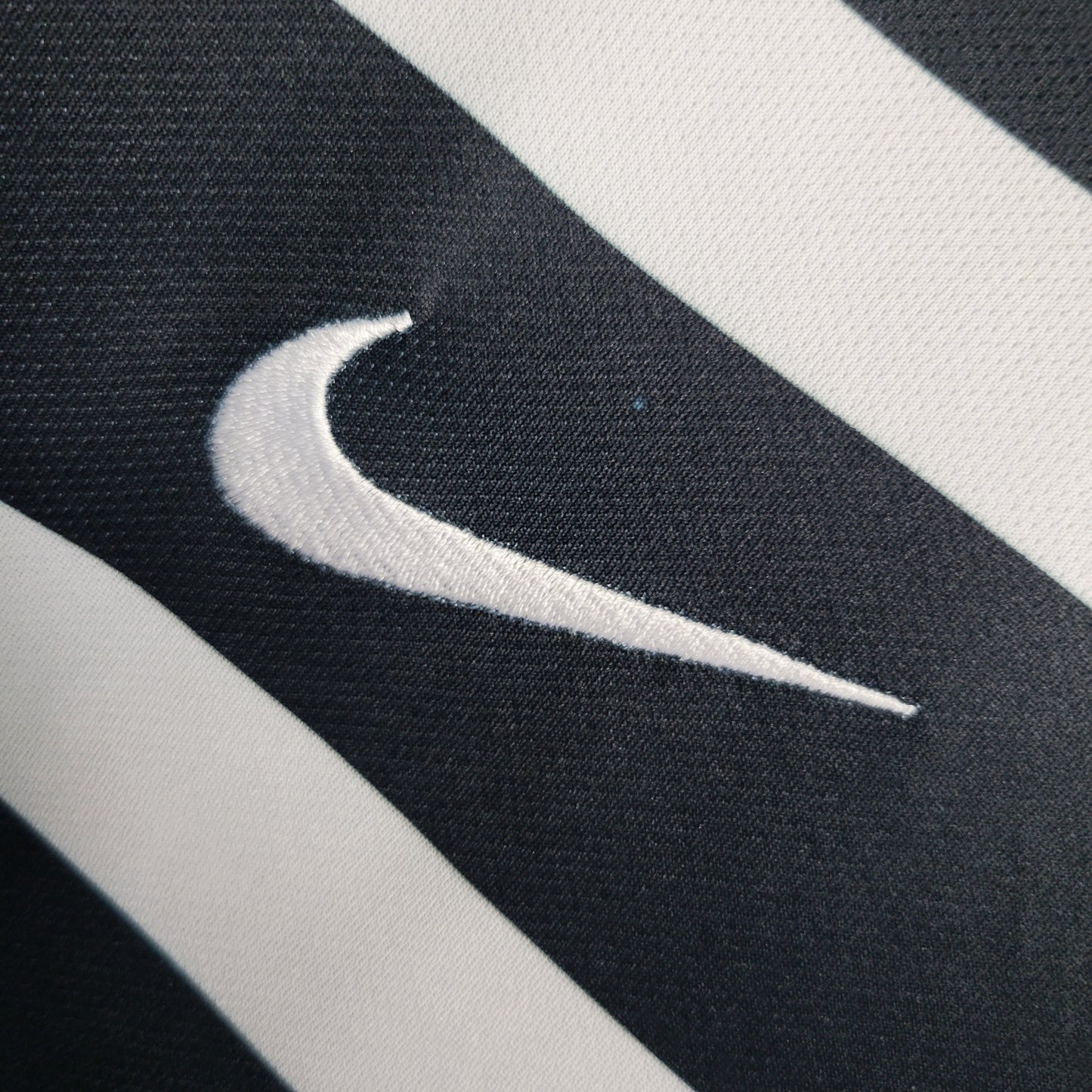 Camisa Corinthians Fora 14/15 - Retrô Preta e Branca