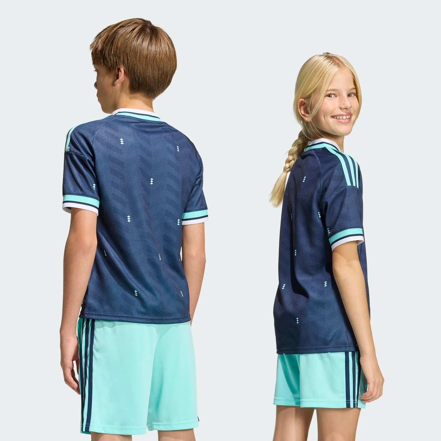 Conjunto Adidas Infantil Alemanha 2026/27 II Kit