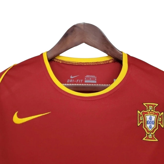 Camisa Retrô Seleção de Portugal I 2002 Nike